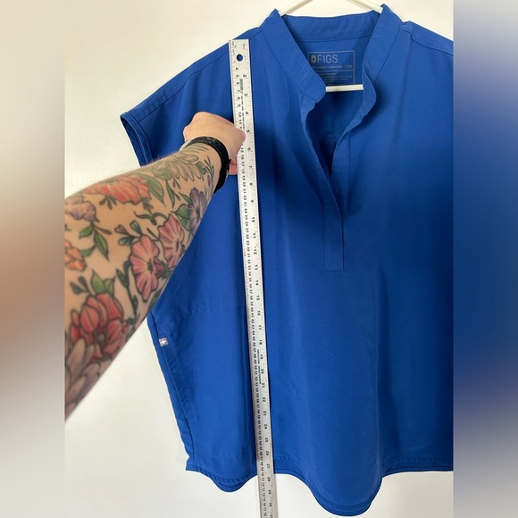 BNWOT Rafaela Oversized Scrub Top XXL Electric Blue - Picture 7 of 8